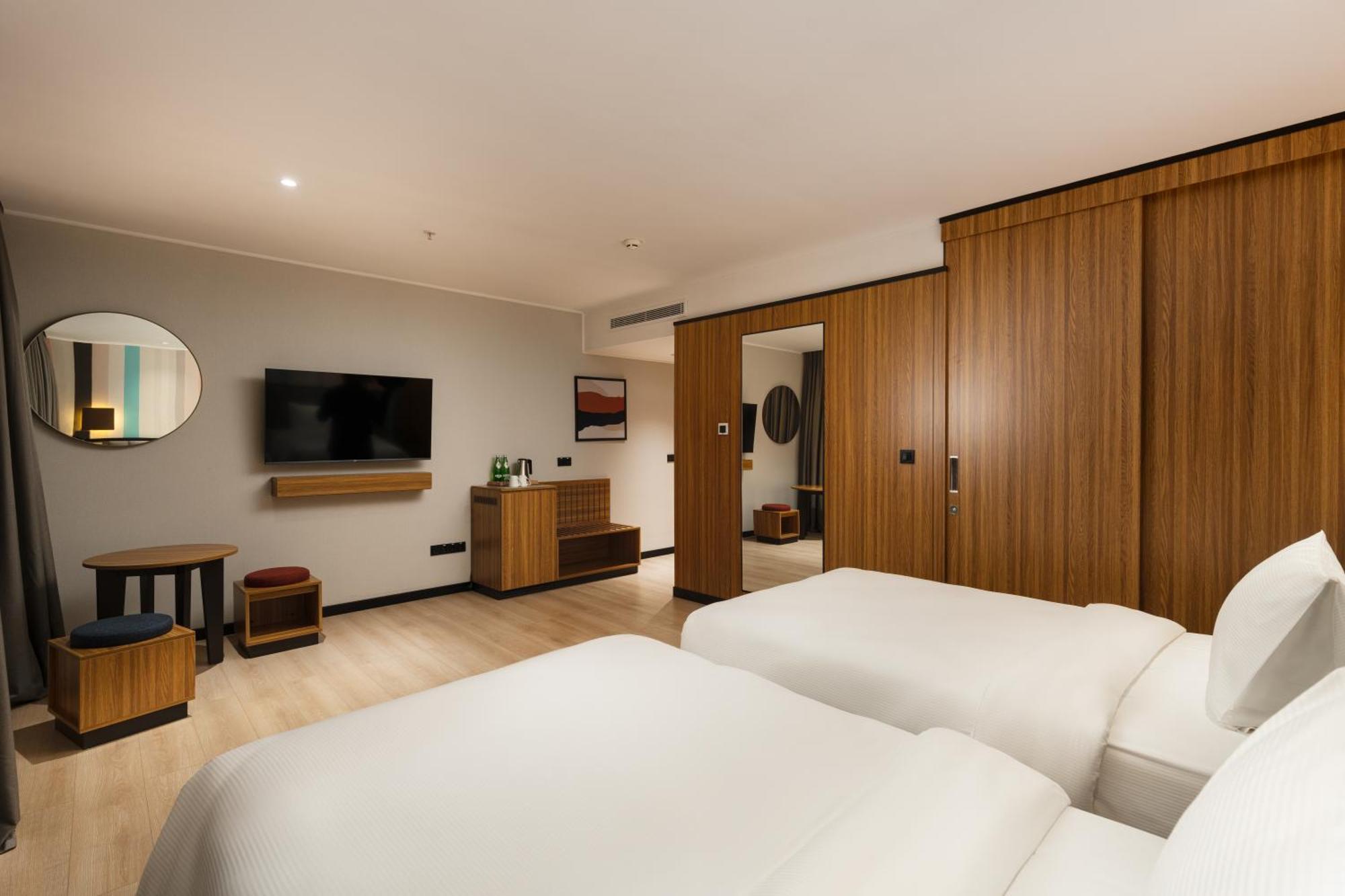 Ramada Encore By Wyndham Tasken Kültér fotó