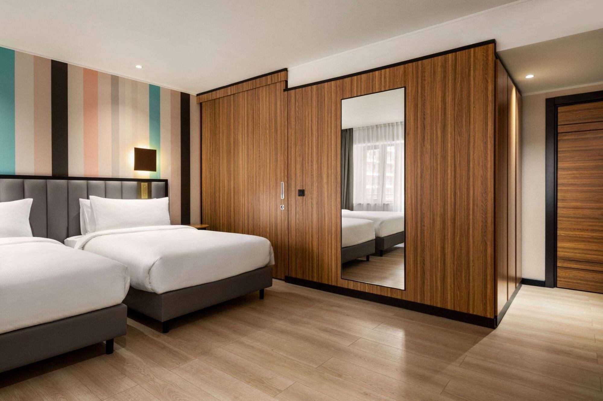 Ramada Encore By Wyndham Tasken Kültér fotó